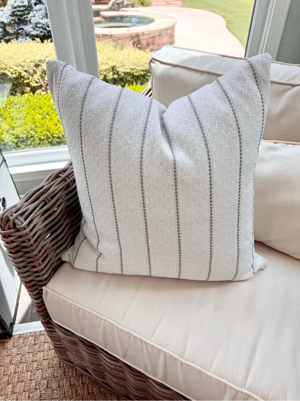 NEW Set of 2 Laurel + Blush 20